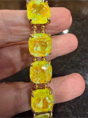 Yellow Cushion-Cut Crystal Bracelet - Fashion Women Jewelry